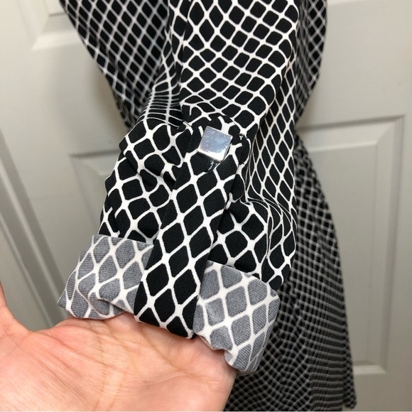 Calvin Klein Stretchy Black & White Dimond Pattern V Neckline Wrap Dress 12 - Picture 8 of 13